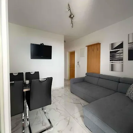 7 Apartment *