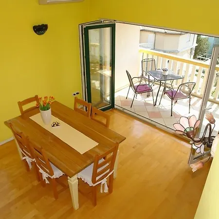 Apartment 7